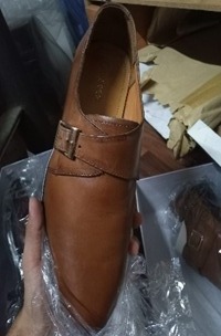 Single buckled Brown