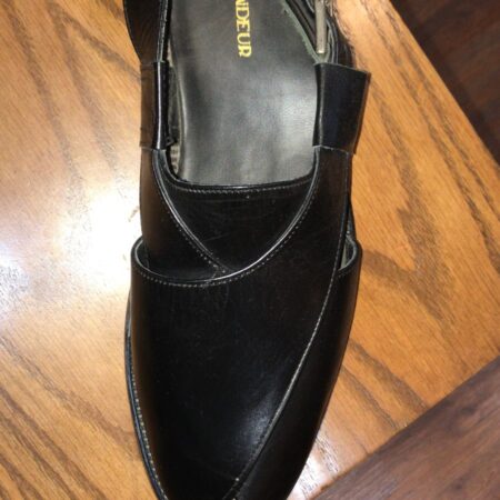 Peshwari Black Round Toe
