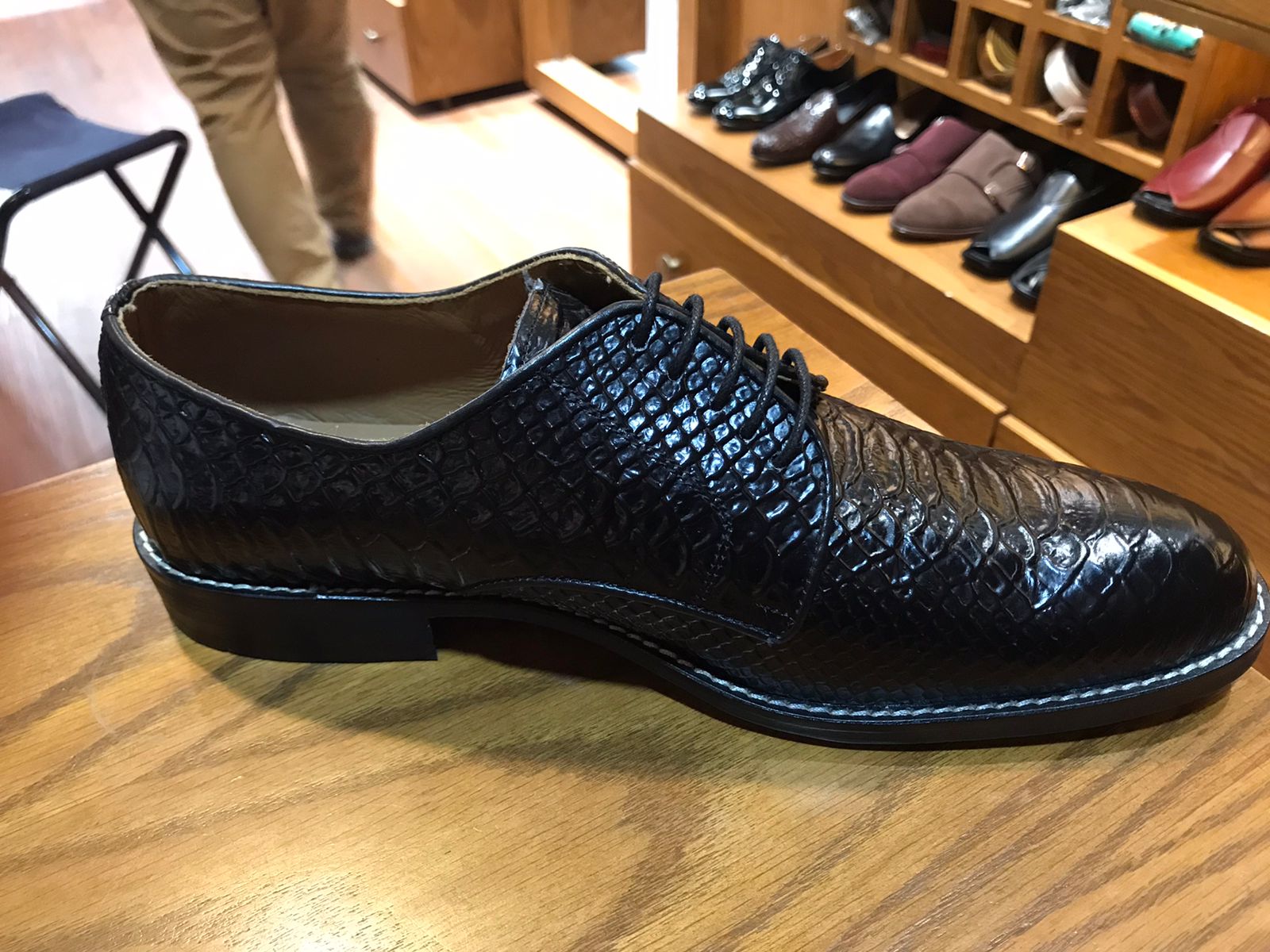 Derby Crocodile Pattern Black