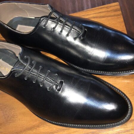 Whole Cut Black with Wooden Sole